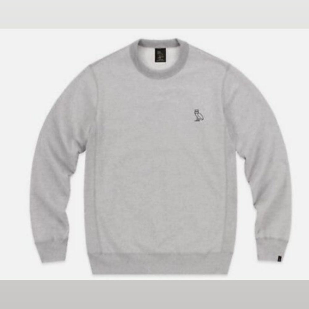Grey sweatshirt